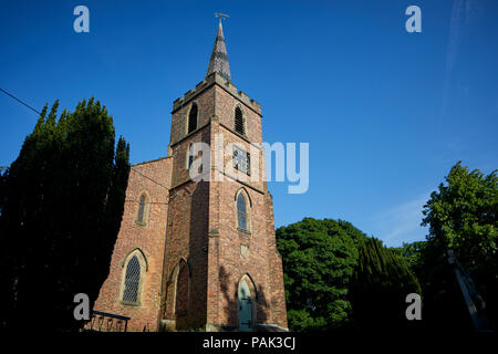 Chelford village et une paroisse civile dans le Cheshire, Angleterre, St John Evangelist construction brique monument Banque D'Images