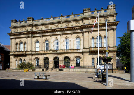 Centre-ville Blackbun dans le Lancashire, en Angleterre, l'hôtel de ville par l'architecte James Paterson dans le style renaissance italienne Banque D'Images