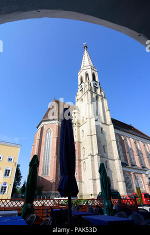 Neuötting : Eglise Saint Nikolaus en Allemagne, Bavière, Bayern, Oberbayern, Haute-Bavière Banque D'Images