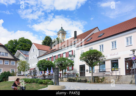 Bad Birnbach : rue Am Berg, de l'église Maria Himmelfahrt en Allemagne, Bavière, Bayern, Niederbayern, Basse-Bavière Banque D'Images