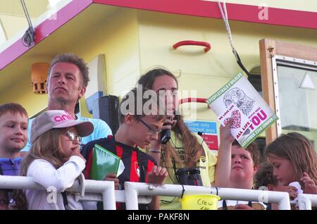 Poole, UK. 23 juillet 2018. Chris Packham, photographe de la nature, présentateur et militante arrive à Poole pour finir son UK Bio Blitz 23 juillet 2018 tournée de campagne. Visiter 50 sites de la faune la visite est de mettre en évidence comment les espèces sauvages et c'est les habitats sont en difficulté et a pris un instantané de son état actuel. Chris et son équipe appellent à se joindre à la "Nous voulons la faune' mars à Londres le 22 septembre. Credit : Haydn Wheeler/Alamy Live News Banque D'Images