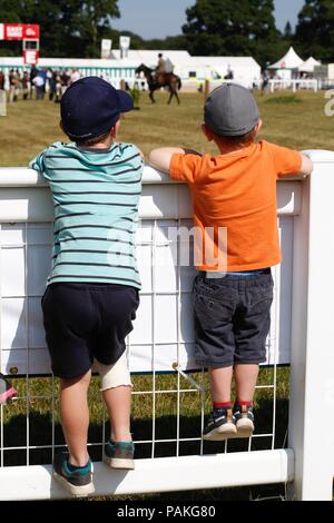 New Milton, Hampshire, Royaume-Uni. 24 juillet 2018. Les foules affluent pour le premier jour de la Nouvelle Forêt & Hampshire County Show. Credit : Carolyn Jenkins/Alamy Live News Banque D'Images