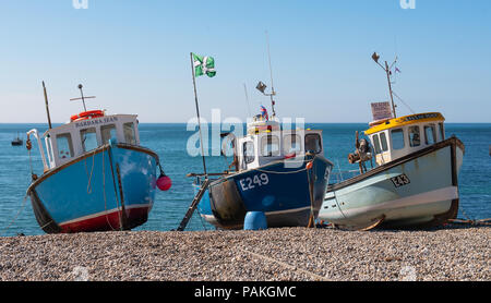 La bière, Seaton, Devon, UK. 24 juillet 2018. Météo France : Cuisson de bain de soleil et de ciel bleu dans la bière. La plage est calme dans le pittoresque village de pêcheurs de devon Beer comme la chaleur de l'été s'intensifie à travers le Royaume-Uni. Credit : Celia McMahon/Alamy Live News Banque D'Images