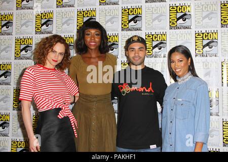 Fiona Dourif, Amanda Warren, Gabriel Chavarria, Lex Scott Davis présente à San Diego Comic-Con International - SAT, San Diego Convention Center, San Diego, CA, 21 juillet 2018. Photo par : Priscilla Grant/Everett Collection Banque D'Images