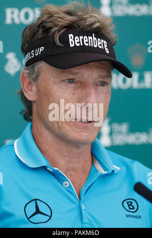 St Andrews, Écosse, Royaume-Uni. 24 juillet 2018, l'Old Course à St Andrews, St Andrews, Écosse), à l'Omnium senior des championnats de golf 2018, aperçu et conférence de presse ; les hauts responsable Open Bernhard Langer (GER) parle aux médias avant de cette semaine de l'Action Crédit : Championnat Plus Sport Images/Alamy Live News Banque D'Images