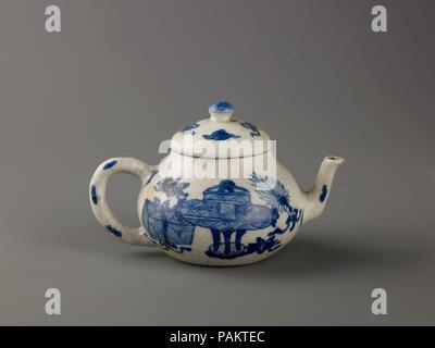 Petit pot de vin couvert ou théière. Artiste : Chinois , Dynastie Qing, période Kangxi. Culture : le chinois. Dimensions : Hauteur avec couvercle : 2 9/16 in. (6,5 cm.). Date : 1662-1722. Musée : Metropolitan Museum of Art, New York, USA. Banque D'Images