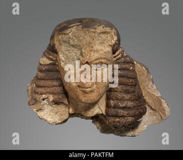 Antefix en terre cuite (roof tile). Culture : le grec, l'italien. Dimensions : hors tout : 7 3/4 x 8 7/8in. (19.7 x 22.6cm). Date : ca. 625-600 av. J.-C.. Cette antefix sous la forme d'une femme chef vient de l'ancienne ville de Matauros Lokrian, une colonie dans le sud de l'Italie. Musée : Metropolitan Museum of Art, New York, USA. Banque D'Images