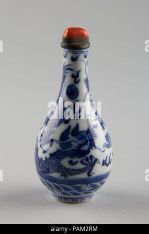 Bouteille à priser. Culture : la Chine. Dimensions : 3 3/8 x 1 5/8 in. (8,6 x 4,1 cm). Musée : Metropolitan Museum of Art, New York, USA. Banque D'Images