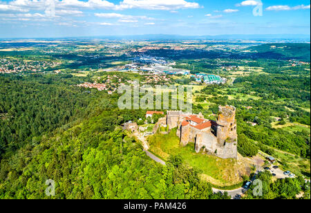 Le Château de Tournoel, un château dans le Puy-de-Dôme département de France Banque D'Images