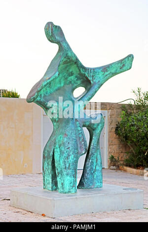 TEL-AVIV, ISRAEL - le 17 septembre 2017 : sculpture en bronze moderne par Eli Llançà, sculpteur israélien dans la vieille ville de Jaffa, Tel Aviv, Israël Banque D'Images