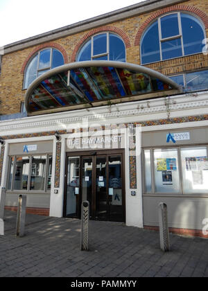 Basingstoke, Royaume-Uni - 05 juillet 2018 : l'entrée de la Haymarket Theatre dans Wote Street Banque D'Images