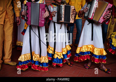 Andres Gil's 'Turco accordéon academy forme les jeunes enfants dans la musique de vallenato, beaucoup d'entre eux sont des réfugiés de la violence ou de vivre dans la pauvreté Banque D'Images