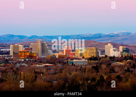 Reno Skyline at sunset Banque D'Images