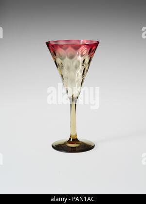 Verre de sherry. Culture : L'Américain. Dimensions : H. 4 3/4 in. (12,1 cm). Bouilloire : Probablement Hobbs, Brockunier and Company (1863-1891). Date : ca. 1885-87. Musée : Metropolitan Museum of Art, New York, USA. Banque D'Images