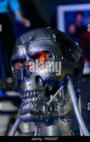 GENOVA, ITALIE - 4 mai 2016 : Terminator T-800, musée du cinéma international à Genova, Italie. Avec des collections du musée sur le populaire film d'Hollywood Banque D'Images