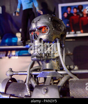 GENOVA, ITALIE - 4 mai 2016 : Terminator T-800, musée du cinéma international à Genova, Italie. Avec des collections du musée sur le populaire film d'Hollywood Banque D'Images