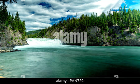 Merveilleux canada -chutes Bow, près de Banff sur la Bow River, Alberta, Canada Banque D'Images