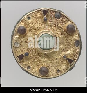 Broche de disque. Culture : Frankish. Dimensions : hors tout : 1 5/8 x 9/16 in. (4,1 x 1,5 cm). Date : 7ème siècle. Musée : Metropolitan Museum of Art, New York, USA. Banque D'Images