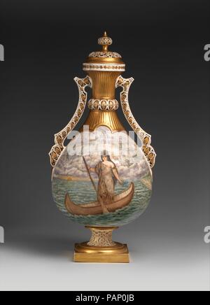 Vase couvert. Culture : L'Américain. Dimensions : 22 × 56 3/8 11/16 in. (56,8 × 144 cm). Fabricant : éventuellement Willets Manufacturing Company (1879-1908). Date : ca. 1900. Musée : Metropolitan Museum of Art, New York, USA. Banque D'Images
