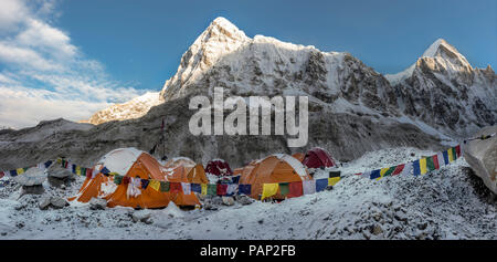 Solo Khumbu, Népal, Everest, Sagamartha Parc National, tentes au camp de base Banque D'Images
