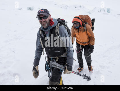 Solo Khumbu, Népal, Everest, Sagamartha Parc National, les alpinistes qui arrivent à l'ouest de mcg Banque D'Images