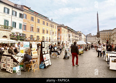 ROME, ITALIE - 19 avril 2015 : Piazza Navona, le 19 avril 2015. La Piazza Navona est une des places les plus célèbres de Rome Banque D'Images