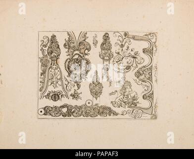 Neuf à partir de la plaque d'Arquebvseries Nouveavx desseins. Culture : français, Paris. Fiche technique : Dimensions : 11 3/4 x 9 1/8 in. (29,8 x 23,2 cm) ; plate : 7 1/4 x 5 1/4 in. (18,4 x 13,3 cm). Graveur : Gilles Demarteau (Français, Liège 1722-1776 Paris). Date : du 1743. Le modèle livre à qui appartient cette plaque a été parmi les plus influents du moyen par lequel la mode française d'armes à feu l'ornement a gagné l'Europe et est resté le principal ensemble de la dix-huitième siècle. Destiné à être mis en ciselés, acier, fonte, argent et bois sculpté, ces dessins montrent le ludique et l'activité inventive de l'utilisation Banque D'Images