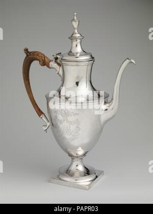 Cafetière. Culture : L'Américain. Dimensions : hors tout : 15 3/4 x 10 7/8 in. (40 x 27,6 cm) ; 47 oz. 10 tpl. (1476.7 g) Foot : 4 1/8 x 4 1/8 in. (10.5 x 10.5 cm). Bouilloire : Joseph Richardson Jr (1752-1831). Date : ca. 1795. Musée : Metropolitan Museum of Art, New York, USA. Banque D'Images