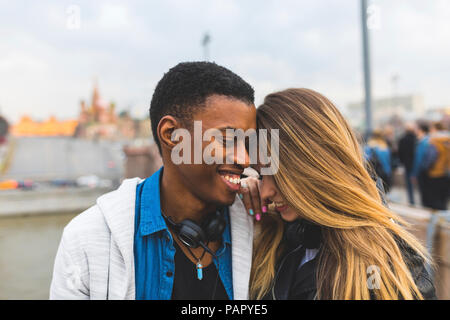 Russie, Moscou, multiracial couple, portrait de la ville Banque D'Images
