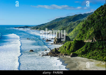 La côte ouest intacte entre Greymouth et Westport, île du Sud, Nouvelle-Zélande Banque D'Images