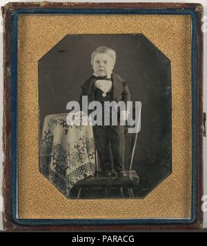 Tom Thumb (Charles Sherwood Stratton). Artiste : Inconnu (américain). Dimensions : Image : 8,3 x 7 cm (3 1/4 x 2 3/4 in.). Personne en Photographie : Photographie personne en général Tom Thumb (Américain, 1838-1883). Date : ca. 1848. Musée : Metropolitan Museum of Art, New York, USA. Banque D'Images