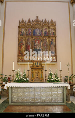 ASCOLI PICENO, ITALIE - 02 juin 2014 : le choc frontal d'argent de la cathédrale de S. Emidio à Ascoli Piceno, Italie le 02 juin 2014. Banque D'Images