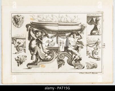 Les desseins de brasiers ne Cuuettes aux ornements peuuent Seruir, tableaux, et autres Ouurages d'Orfeurerie, planche 5. Artiste : Alexis Loir (Français, 1640-1713). Dimensions : Plateau : 6 1/4 x 9 5/16 in. (15,9 × 23,7 cm) Feuille : 7 × 10 11/16 15/16 in. (19,6 × 27,8 cm). Editeur : Pierre Mariette le fils (français, Paris 1634-1716 Paris). Date : 1660-1713. Planche 5 d'une série de modèles de braseros, des tableaux et autres œuvres d'argenterie. La conception principale sur le côté gauche est pris en charge par un enfant ailé la moitié figure tenant une guirlande. L'autre design brasero sur le même côté dispose d''une moitié figure cacher Banque D'Images