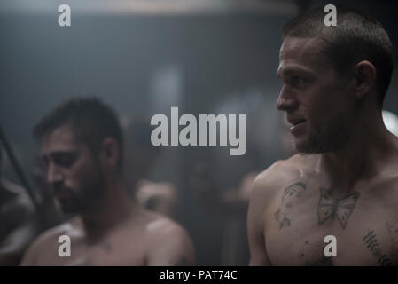 DATE DE SORTIE : Août 24, 2018 TITRE : Papillon STUDIO : Bleecker Street Media Director : Michael Noer PLOT : un prisonnier détenu sur une île éloignée des parcelles de son évasion. Un remake du film de 1973 'Papillon'. Avec : CHARLIE HUNNAM que Henri Charriere 'Papillon'. (Crédit Image : © Bleecker Street Media/Divertissement Photos) Banque D'Images