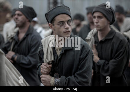 DATE DE SORTIE : Août 24, 2018 TITRE : Papillon STUDIO : Bleecker Street Media Director : Michael Noer PLOT : un prisonnier détenu sur une île éloignée des parcelles de son évasion. Un remake du film de 1973 'Papillon'. Avec : RAMI MALEK comme Louis Dega. (Crédit Image : © Bleecker Street Media/Divertissement Photos) Banque D'Images