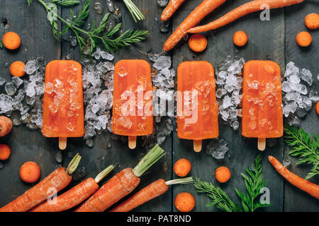 Sucettes de glace carotte Banque D'Images