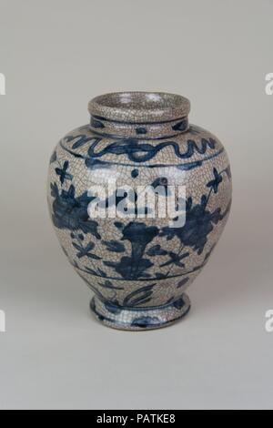 Jar. Culture : la Chine. Dimensions : H. 8 5/8 in. (21,9 cm) ; O. 6 3/4 in. (17,1 cm). Musée : Metropolitan Museum of Art, New York, USA. Banque D'Images