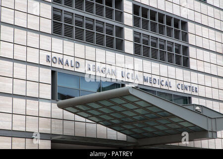 LOS ANGELES, CA/USA - 25 MAI 2015 : Ronald Reagan UCLA Medical Center. T Banque D'Images