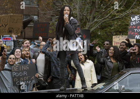 La première est une action dystopique film d'horreur réalisé par Gerard McMurray et écrit par James DeMonaco. Cette photo est pour un usage éditorial uniquement et est l'auteur de la société film et/ou le photographe attribué par le film ou la société de production et ne peut être reproduite que par des publications dans le cadre de la promotion du film ci-dessus. Un crédit obligatoire pour l'entreprise de film est nécessaire. Le photographe devrait également être portés lorsqu'il est connu. Banque D'Images