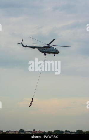 Forces armées croates hélicoptère Mi-8 Banque D'Images