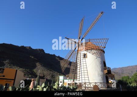 Moulin de l'île de Gran Canaria, Espagne. Molino de Viento près de Mogan. Banque D'Images