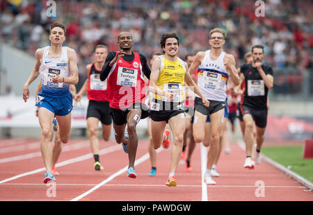 De gauche à droite PROBEST Marius (2e place/TV Wattenscheid 01), Homiyu TESFAYE, 3e place, LG Eintracht Frankfurt, lauréat Timo BENITZ (1ère place/LG farbtex nord de la Forêt Noire), finition, sprint, finition finition, action, lutte, final 1500m les hommes sur 22.07.2018. Championnats d'athlétisme 2018 allemand, à partir de la 20.07. - 22.07.2018 en Nuernberg/Allemagne. Dans le monde d'utilisation | Banque D'Images