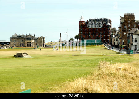 25 juillet 2018, l'Old Course à St Andrews, St Andrews, Écosse), à l'Omnium senior des championnats de golf 2018, jour de pratique ; une vue générale de St Andrews à la recherche vers le bas vers le 18ème green Banque D'Images