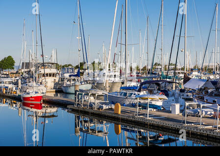 Bateaux dans Squalicum Harbour, Bellingham, Washington State, USA.. Banque D'Images