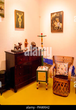 COYOACAN, MEXICO - OCT 28, 2016 : l'intérieur de la Maison Bleue (La Casa Azul), maison historique et musée d'art consacré à la vie et l'œuvre de Mexican ar Banque D'Images