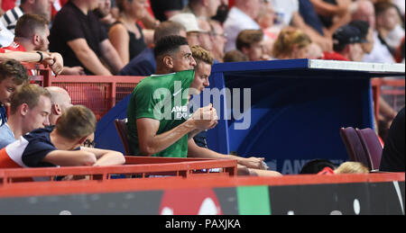 Londres Royaume-Uni 24 juillet 2018 - Leon Balogun de Brighton montres après être venu dans la deuxième moitié pendant le match de football amical d'avant-saison entre Charlton Athletic et Brighton et Hove Albion au stade Valley usage éditorial seulement Banque D'Images