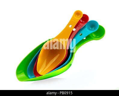 Ensemble de cuillères à mesurer en plastique colorées isolé sur fond blanc avec l'ombre. Vert, Bleu, rouge, orange et cuillère en plastique. Banque D'Images