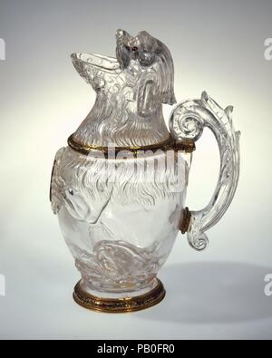 Ewer dans la forme d'un chien assis. Artiste : italien , Milan, seconde moitié du 16ème siècle ; éventuellement Reinhold Vasters (allemand, 1827-1909) ou Aix-la-Chapelle Erkelenz ; Alfred André (Français, 1839-1919) , Paris. Culture : italien, allemand et Milan (Aachen) ou Français (Paris). Dimensions : H. 24 cm. Date : seconde moitié 16e siècle et la seconde moitié du xixe siècle. Musée : Metropolitan Museum of Art, New York, USA. Banque D'Images