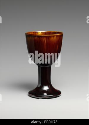 Goblet. Culture : L'Américain. Dimensions : H. 5 3/4 in. (14,6 cm) ; Diam. 3 3/8 in. (8,6 cm). Date : 1830-70. Musée : Metropolitan Museum of Art, New York, USA. Banque D'Images