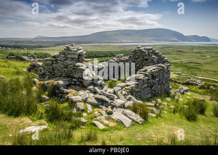 Des murs en pierre d'un ancien village, Slievemore village abandonné, l'île d'Achill, Comté de Mayo, Connacht, Irlande Banque D'Images